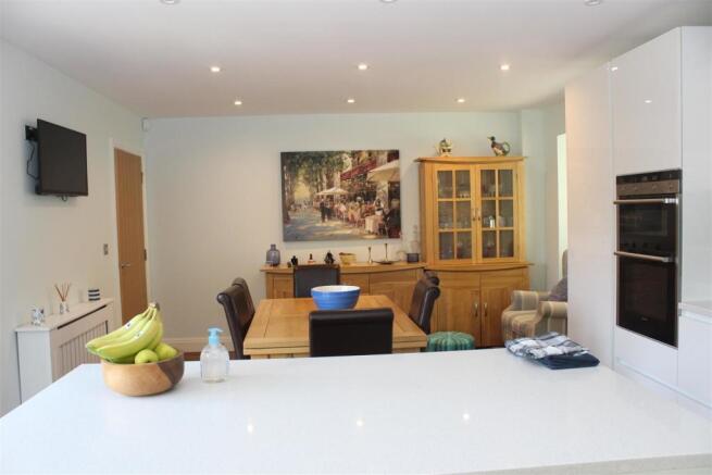 kitchen/dining room