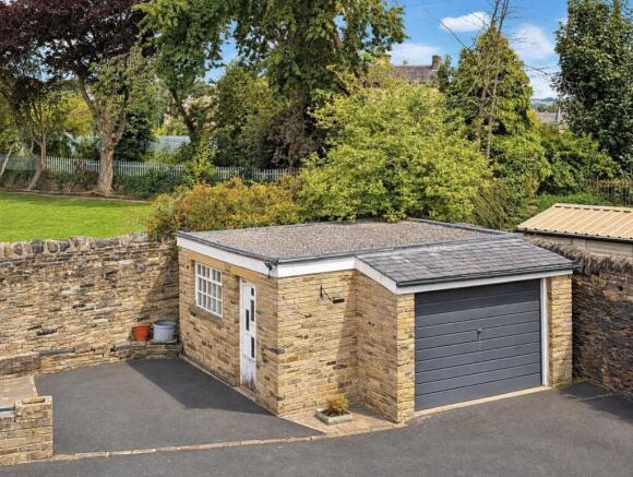 24 Gooder Lane Ewemove Brighouse 3