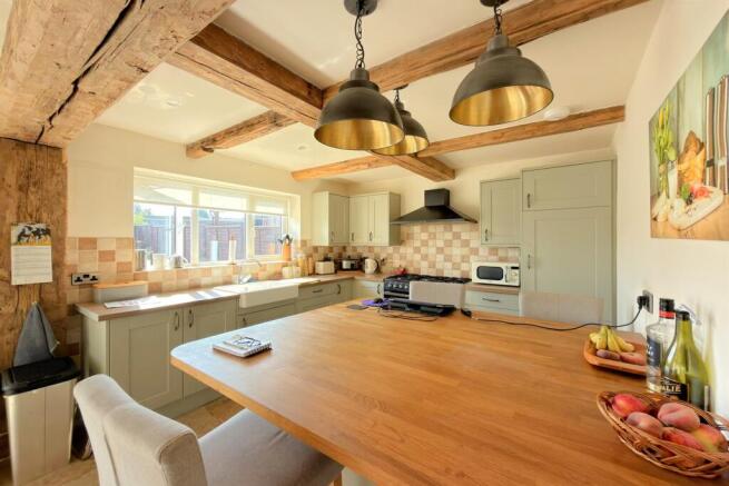 3 bed Detached for sale Image 9