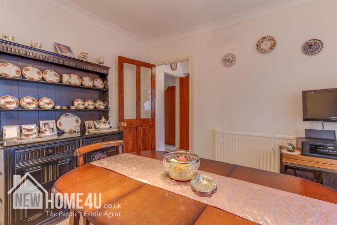 DINING ROOM: