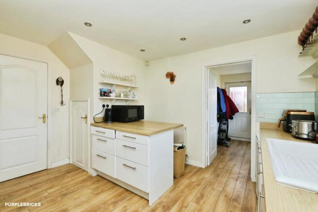 4 bed Detached for sale Image 8