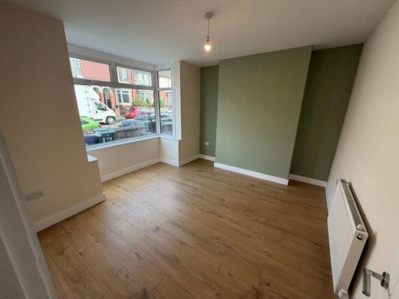 3 bed Terraced to rent Image 6