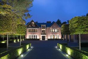 Eshton, Withinlee Road, Macclesfield SK10 4AU