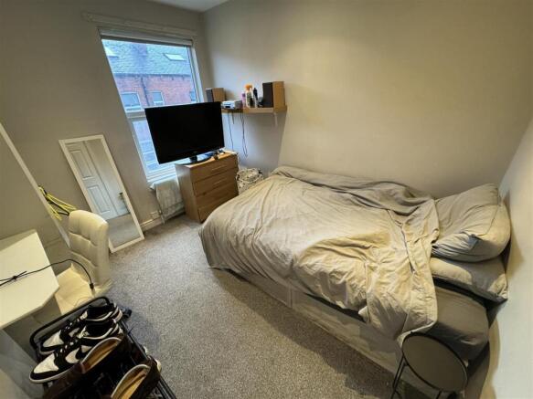 6 bed Terraced to rent Image 5