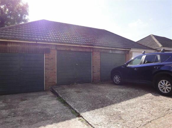 EN-BLOC GARAGE