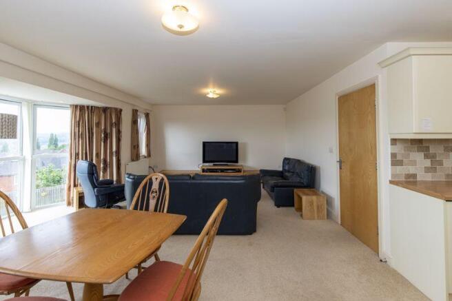 2 bed Apartment for sale Image 5