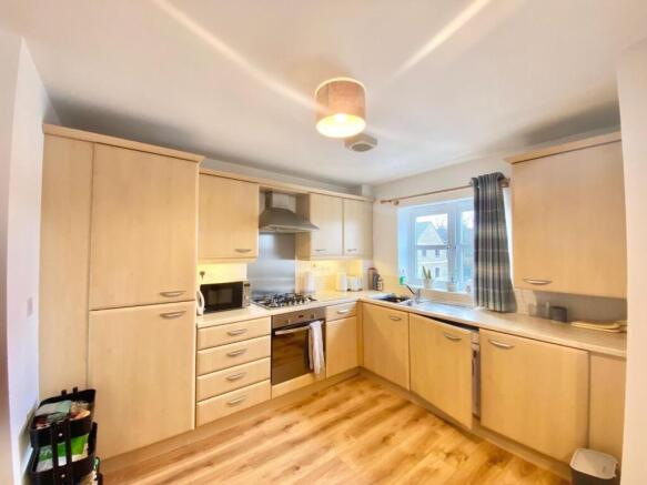 2 bed Apartment for sale Image 4