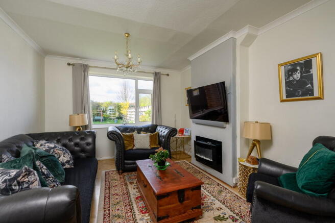 3 bed Semi-Detached for sale Image 4