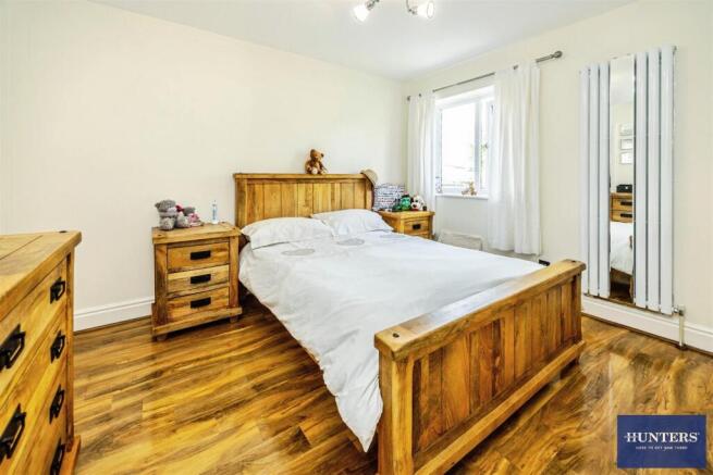 4 bed Detached for sale Image 11