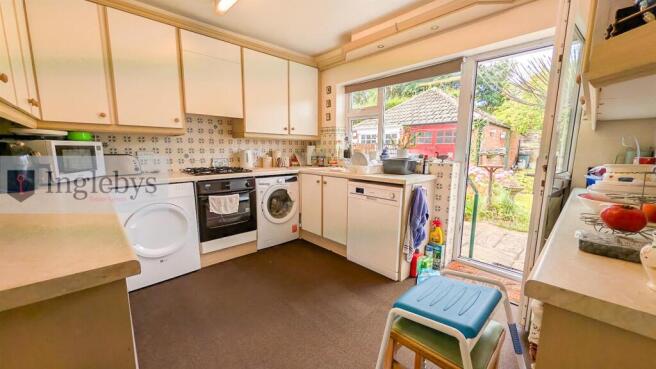 3 bed Semi-Detached for sale Image 6