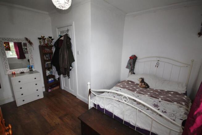 BEDROOM 2