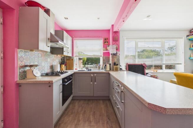 3 bed Semi-Detached for sale Image 4