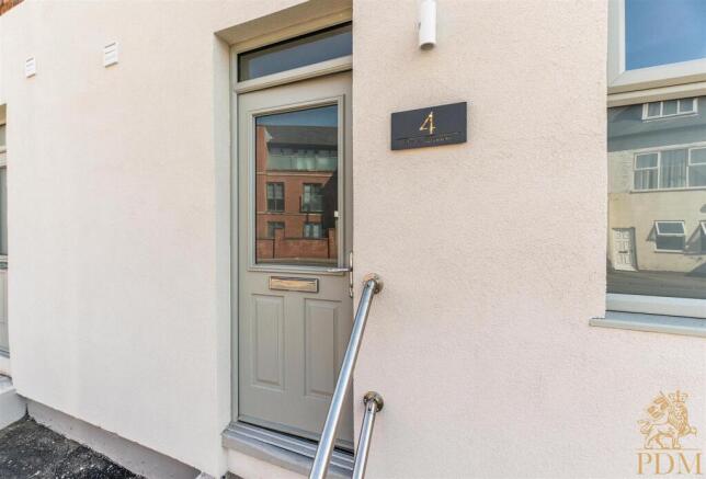 672 Woodborough Road Flat 4-001.jpg