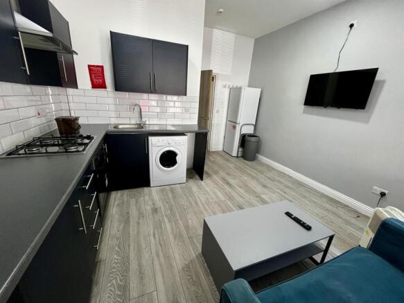 1 bed flat to rent Whitchurch Road, Cardiff CF14