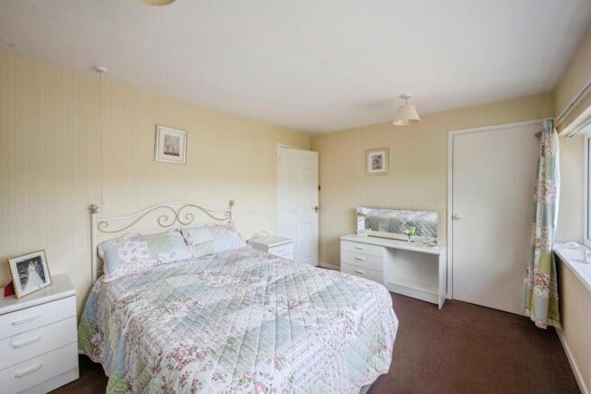 2 bed Semi-Detached for sale Image 8