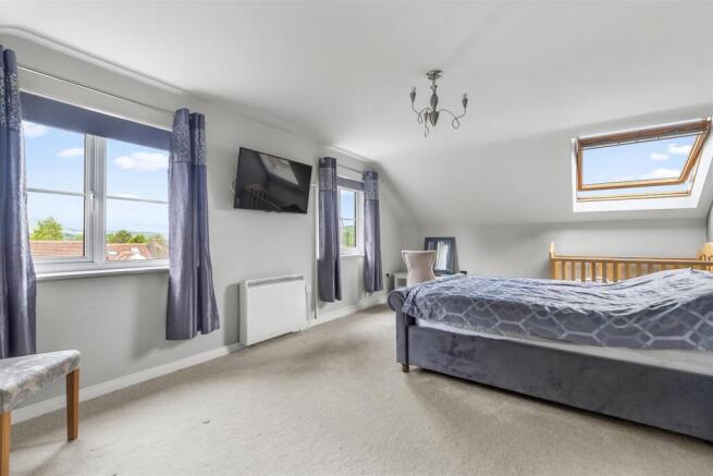 2 bed Apartment for sale Image 5