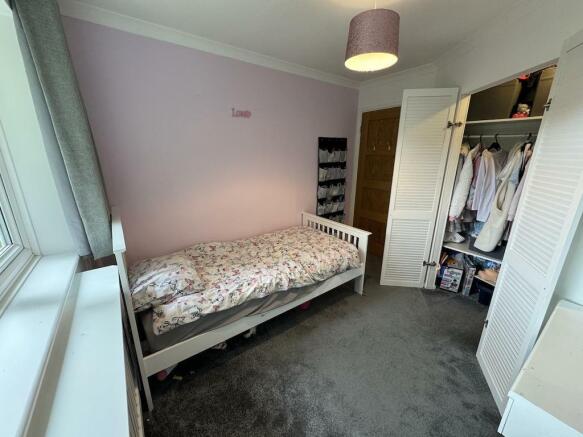 26 - Bedroom 4 wardrobe.jpg