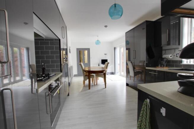 Kitchen/dining room