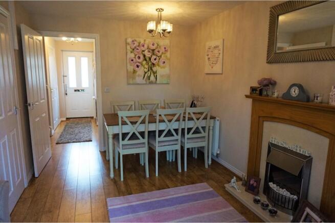 Lounge/Dining Room