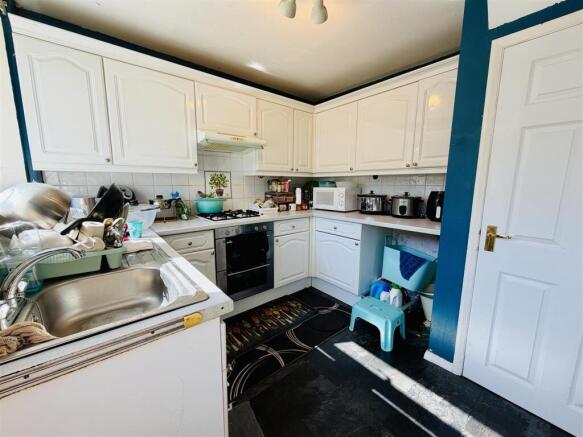 3 bed Terraced for sale Image 4