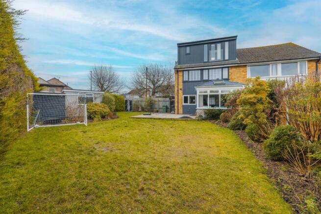 19 Ashtree Dr-13 copy.jpg