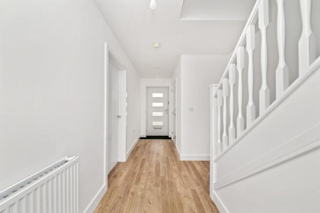 4 bed Detached for sale Image 6