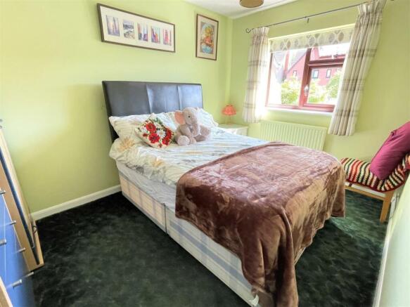 BEDROOM 2