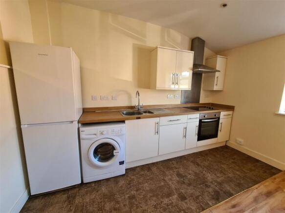 Abbey Court 9 - Kitchen.jpg