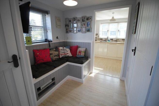 Entrance Room/...