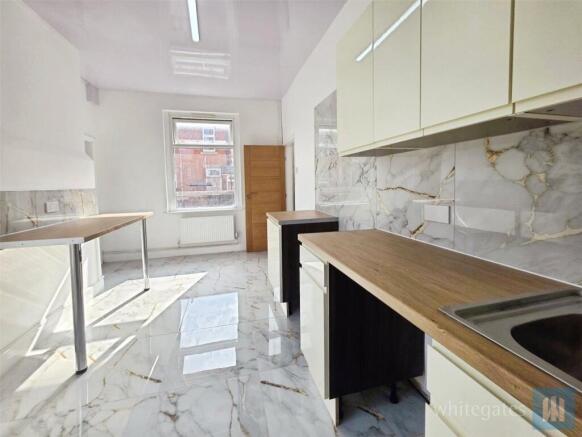 3 bed End of Terrace to rent Image 6