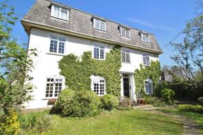 Flat 8, Amwell House, The Woodlands, Isleworth TW7 6NZ
