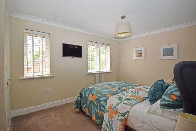 32 Pear Tree Way, bed 2.jpg