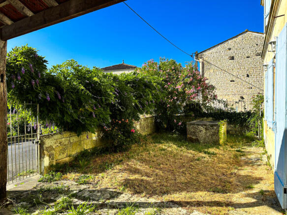 Photo 3