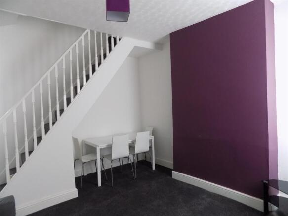 3 bed Private Halls to rent Image 5