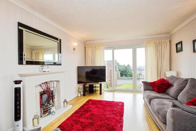 3 bed Semi-Detached Bungalow for sale Image 7