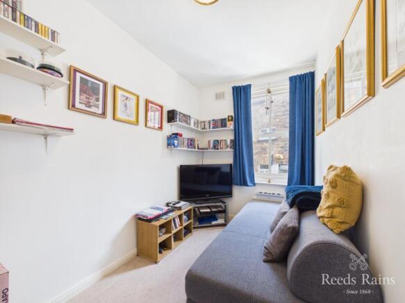 3 bed Apartment for sale Image 5