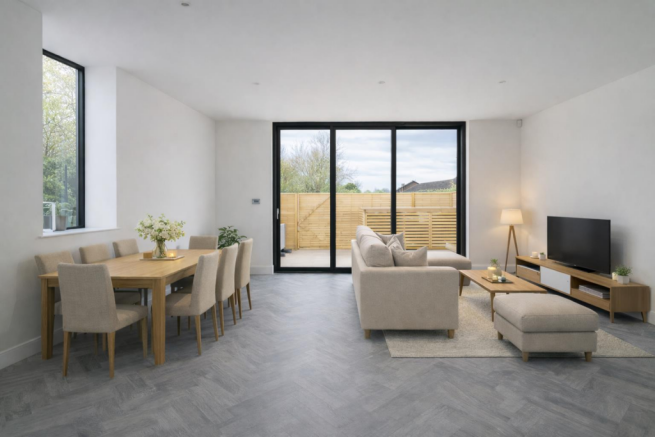 3 bed Town House for sale Image 6