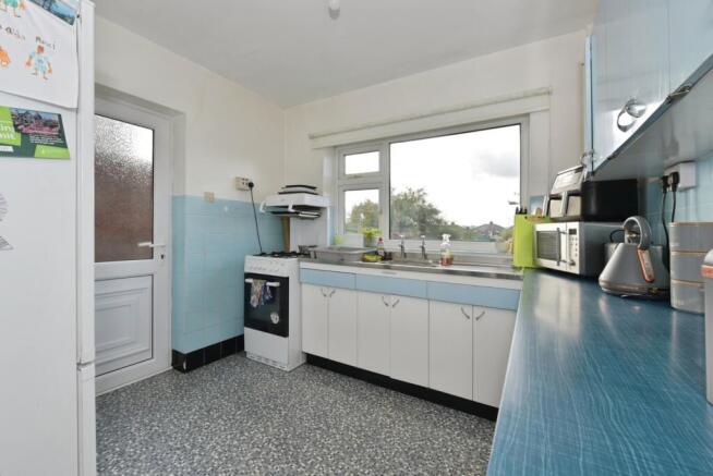 Coronation Road, Brimington, Chesterfield, Derbyshire, S43 photo 4