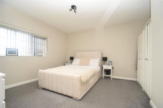 3 bed Terraced for sale Image 11