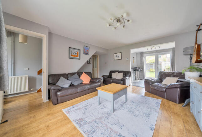 1372915-8-68fb5bf...