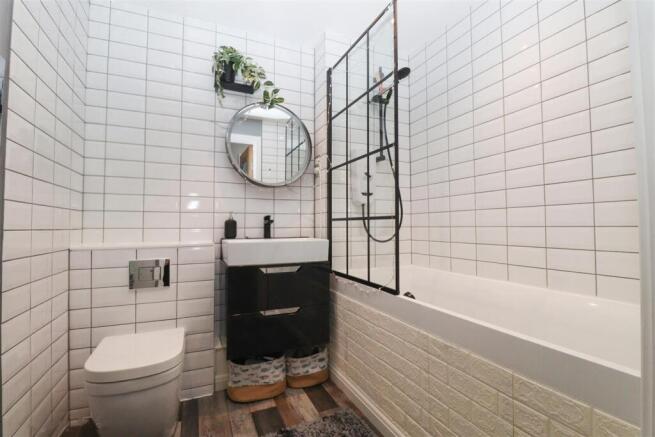 Apartment in Rushmoor, North Town - More