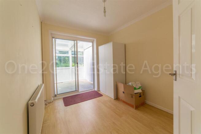 48 Pentre Close-7.jpg