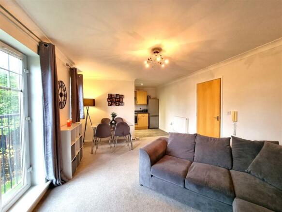 Living Room/Dining area