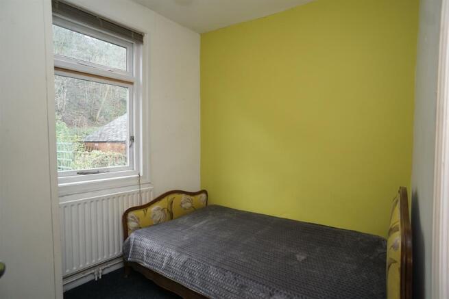 2 bed Flat to rent Image 5