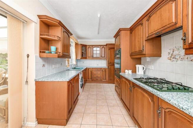 2 bed Detached Bungalow for sale Image 7