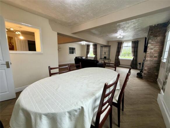7 bed Detached for sale Image 12