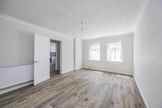 Main Bedroom/Lounge