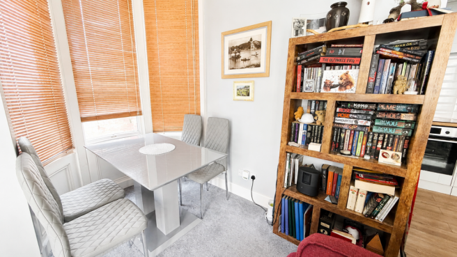 2 bed Flat for sale Image 10
