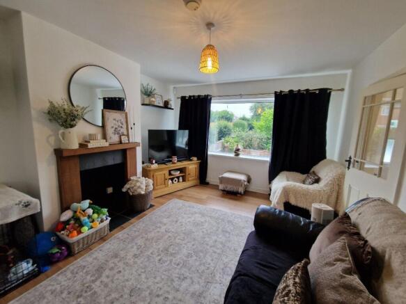 3 bed Semi-Detached to rent Image 11
