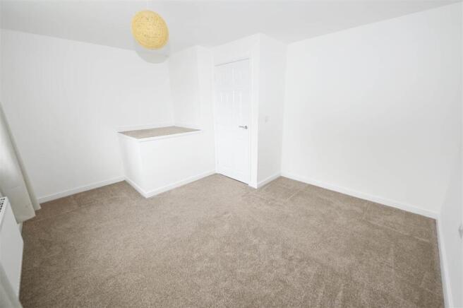 4 bed Detached for sale Image 8